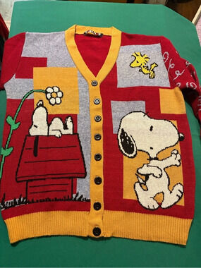 Peanuts Snoopy cardigan in Red & Yellow